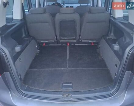 Серый Фольксваген Туран, объемом двигателя 1.6 л и пробегом 276 тыс. км за 8700 $, фото 7 на Automoto.ua