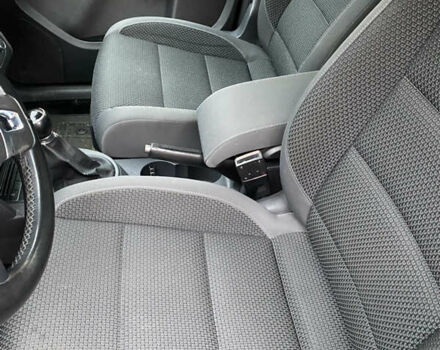 Серый Фольксваген Туран, объемом двигателя 1.6 л и пробегом 229 тыс. км за 11600 $, фото 12 на Automoto.ua