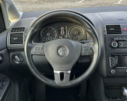 Серый Фольксваген Туран, объемом двигателя 1.39 л и пробегом 208 тыс. км за 8890 $, фото 12 на Automoto.ua