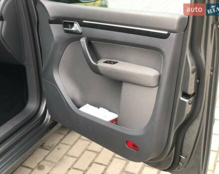 Серый Фольксваген Туран, объемом двигателя 1.4 л и пробегом 220 тыс. км за 10500 $, фото 30 на Automoto.ua