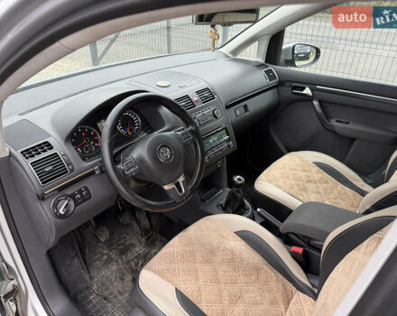 Серый Фольксваген Туран, объемом двигателя 1.4 л и пробегом 300 тыс. км за 7000 $, фото 18 на Automoto.ua