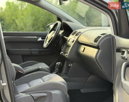 Сірий Фольксваген Туран, об'ємом двигуна 1.4 л та пробігом 217 тис. км за 9750 $, фото 25 на Automoto.ua