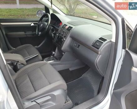 Серый Фольксваген Туран, объемом двигателя 1.97 л и пробегом 300 тыс. км за 10999 $, фото 10 на Automoto.ua