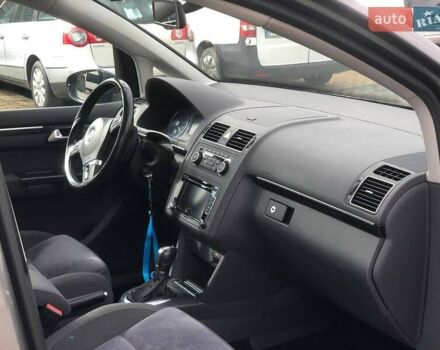 Серый Фольксваген Туран, объемом двигателя 1.4 л и пробегом 220 тыс. км за 10500 $, фото 24 на Automoto.ua