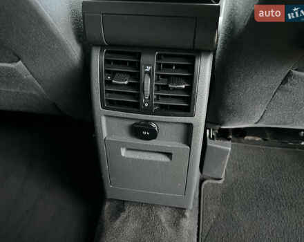 Серый Фольксваген Туран, объемом двигателя 1.4 л и пробегом 223 тыс. км за 7850 $, фото 75 на Automoto.ua