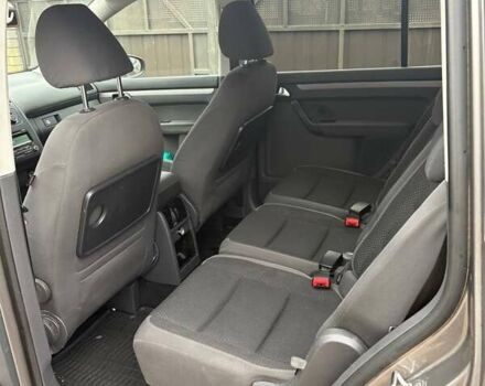 Сірий Фольксваген Туран, об'ємом двигуна 1.6 л та пробігом 245 тис. км за 9500 $, фото 26 на Automoto.ua