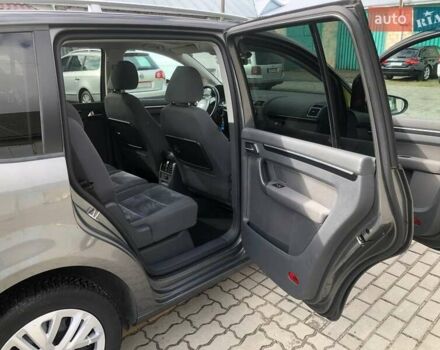 Серый Фольксваген Туран, объемом двигателя 1.4 л и пробегом 220 тыс. км за 10500 $, фото 23 на Automoto.ua