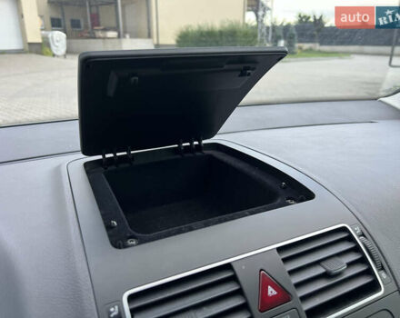 Серый Фольксваген Туран, объемом двигателя 1.4 л и пробегом 223 тыс. км за 7850 $, фото 42 на Automoto.ua