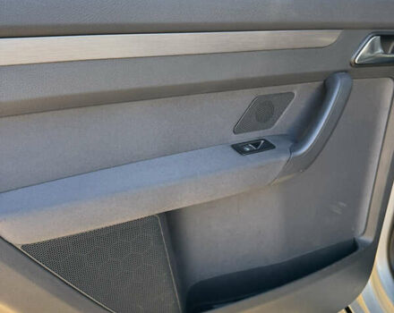 Сірий Фольксваген Туран, об'ємом двигуна 2 л та пробігом 346 тис. км за 12800 $, фото 43 на Automoto.ua