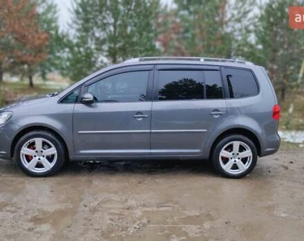 Серый Фольксваген Туран, объемом двигателя 1.6 л и пробегом 302 тыс. км за 10550 $, фото 2 на Automoto.ua