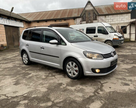 Серый Фольксваген Туран, объемом двигателя 1.6 л и пробегом 360 тыс. км за 4500 $, фото 5 на Automoto.ua