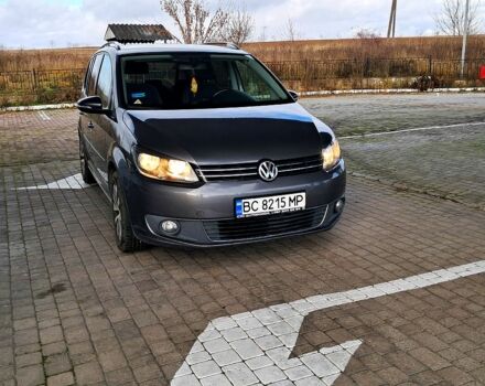 Серый Фольксваген Туран, объемом двигателя 1.6 л и пробегом 268 тыс. км за 10200 $, фото 1 на Automoto.ua