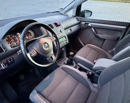 Серый Фольксваген Туран, объемом двигателя 1.6 л и пробегом 331 тыс. км за 8700 $, фото 37 на Automoto.ua