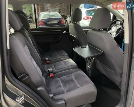 Серый Фольксваген Туран, объемом двигателя 1.4 л и пробегом 220 тыс. км за 10500 $, фото 17 на Automoto.ua