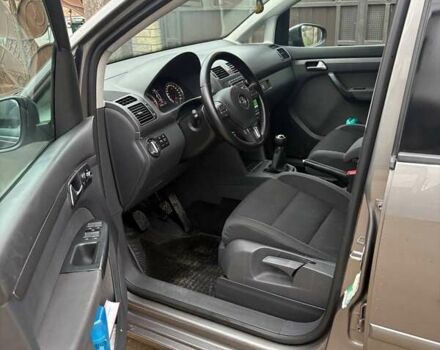 Сірий Фольксваген Туран, об'ємом двигуна 1.6 л та пробігом 245 тис. км за 9500 $, фото 29 на Automoto.ua