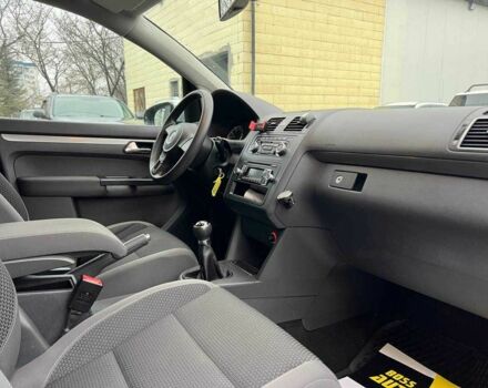 Серый Фольксваген Туран, объемом двигателя 1.4 л и пробегом 224 тыс. км за 7500 $, фото 17 на Automoto.ua