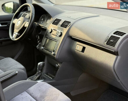 Сірий Фольксваген Туран, об'ємом двигуна 1.4 л та пробігом 217 тис. км за 9750 $, фото 30 на Automoto.ua