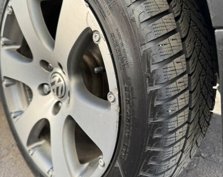 Сірий Фольксваген Туран, об'ємом двигуна 2 л та пробігом 346 тис. км за 12800 $, фото 64 на Automoto.ua