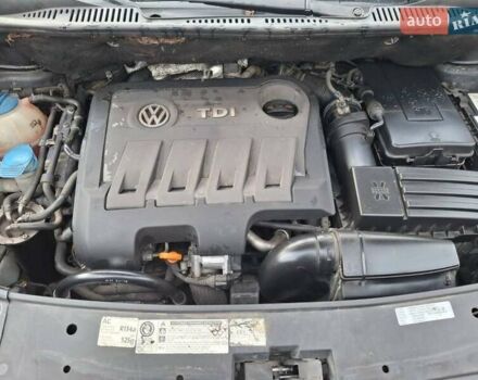 Серый Фольксваген Туран, объемом двигателя 2 л и пробегом 220 тыс. км за 11800 $, фото 2 на Automoto.ua