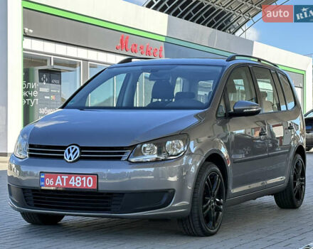 Серый Фольксваген Туран, объемом двигателя 1.39 л и пробегом 183 тыс. км за 8999 $, фото 1 на Automoto.ua