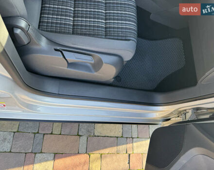 Сірий Фольксваген Туран, об'ємом двигуна 2 л та пробігом 346 тис. км за 12800 $, фото 56 на Automoto.ua