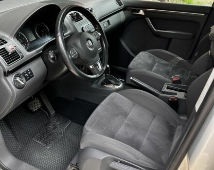 Серый Фольксваген Туран, объемом двигателя 1.6 л и пробегом 246 тыс. км за 9500 $, фото 12 на Automoto.ua