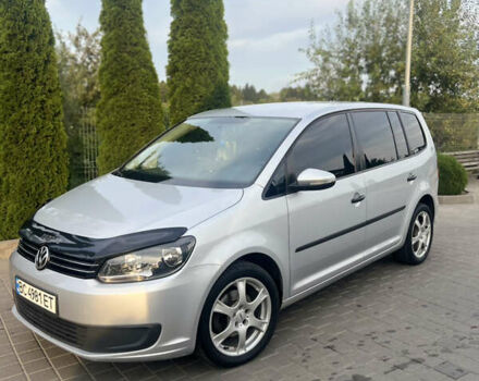 Серый Фольксваген Туран, объемом двигателя 1.6 л и пробегом 262 тыс. км за 8800 $, фото 1 на Automoto.ua