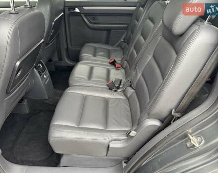 Сірий Фольксваген Туран, об'ємом двигуна 1.6 л та пробігом 220 тис. км за 11700 $, фото 50 на Automoto.ua