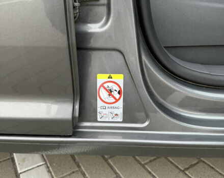 Серый Фольксваген Туран, объемом двигателя 1.6 л и пробегом 354 тыс. км за 8900 $, фото 22 на Automoto.ua