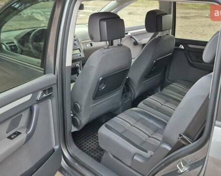 Серый Фольксваген Туран, объемом двигателя 1.6 л и пробегом 256 тыс. км за 8900 $, фото 40 на Automoto.ua