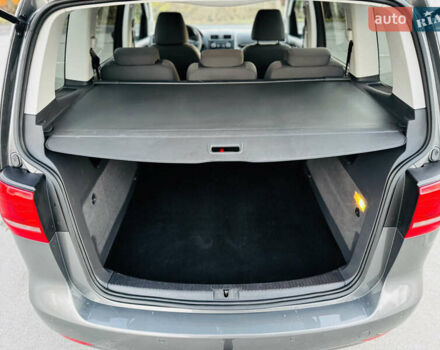 Серый Фольксваген Туран, объемом двигателя 2 л и пробегом 278 тыс. км за 11950 $, фото 27 на Automoto.ua