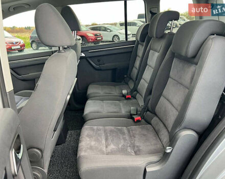 Сірий Фольксваген Туран, об'ємом двигуна 1.6 л та пробігом 269 тис. км за 10990 $, фото 36 на Automoto.ua