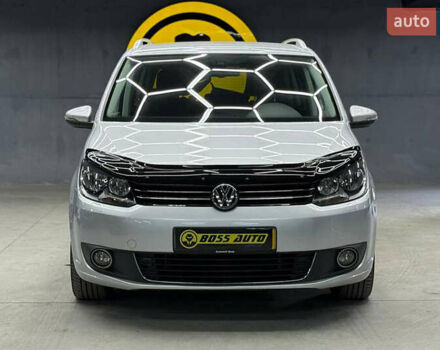 Серый Фольксваген Туран, объемом двигателя 0 л и пробегом 241 тыс. км за 12300 $, фото 1 на Automoto.ua