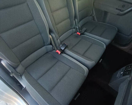 Сірий Фольксваген Туран, об'ємом двигуна 1.6 л та пробігом 271 тис. км за 9750 $, фото 25 на Automoto.ua