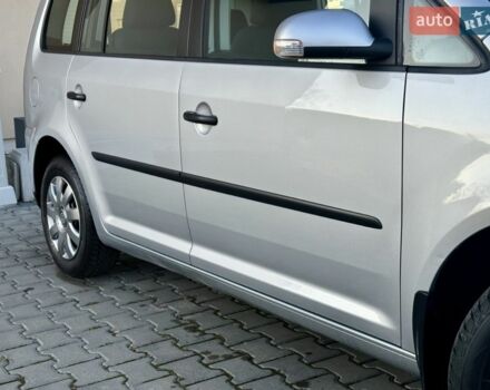 Серый Фольксваген Туран, объемом двигателя 0 л и пробегом 96 тыс. км за 4000 $, фото 3 на Automoto.ua