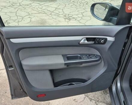 Серый Фольксваген Туран, объемом двигателя 1.6 л и пробегом 256 тыс. км за 8900 $, фото 31 на Automoto.ua