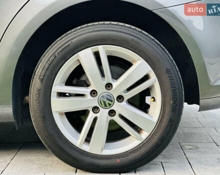 Серый Фольксваген Туран, объемом двигателя 1.6 л и пробегом 232 тыс. км за 11250 $, фото 62 на Automoto.ua