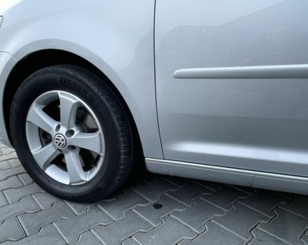 Сірий Фольксваген Туран, об'ємом двигуна 2 л та пробігом 261 тис. км за 10000 $, фото 5 на Automoto.ua