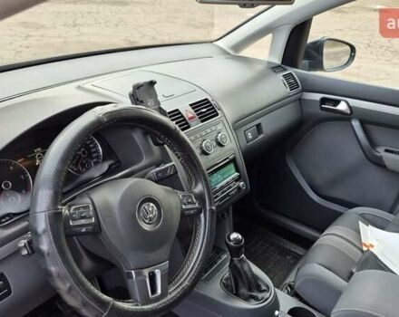 Серый Фольксваген Туран, объемом двигателя 1.6 л и пробегом 256 тыс. км за 8900 $, фото 32 на Automoto.ua