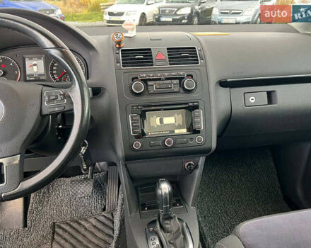 Сірий Фольксваген Туран, об'ємом двигуна 1.6 л та пробігом 269 тис. км за 10990 $, фото 27 на Automoto.ua