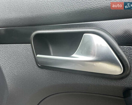 Сірий Фольксваген Туран, об'ємом двигуна 2 л та пробігом 224 тис. км за 12199 $, фото 105 на Automoto.ua