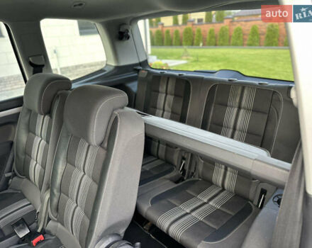 Серый Фольксваген Туран, объемом двигателя 1.6 л и пробегом 232 тыс. км за 11250 $, фото 56 на Automoto.ua