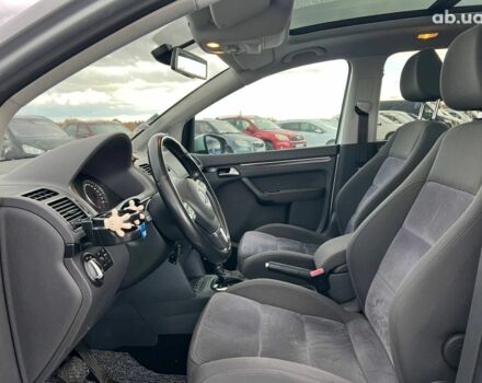 Сірий Фольксваген Туран, об'ємом двигуна 1.6 л та пробігом 269 тис. км за 10990 $, фото 17 на Automoto.ua