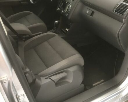 Серый Фольксваген Туран, объемом двигателя 1.6 л и пробегом 260 тыс. км за 11000 $, фото 11 на Automoto.ua