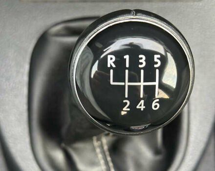 Серый Фольксваген Туран, объемом двигателя 1.6 л и пробегом 232 тыс. км за 11250 $, фото 46 на Automoto.ua