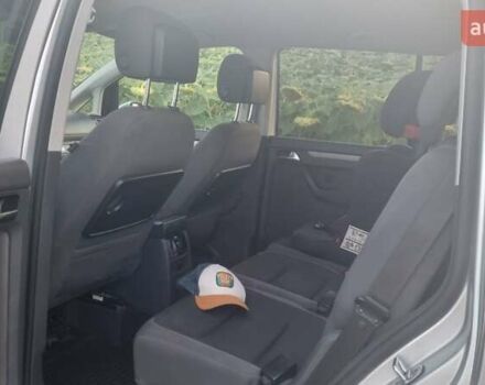 Серый Фольксваген Туран, объемом двигателя 1.6 л и пробегом 300 тыс. км за 9600 $, фото 13 на Automoto.ua