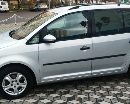 Серый Фольксваген Туран, объемом двигателя 1.6 л и пробегом 250 тыс. км за 9500 $, фото 5 на Automoto.ua