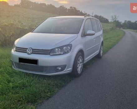 Серый Фольксваген Туран, объемом двигателя 1.6 л и пробегом 300 тыс. км за 9600 $, фото 5 на Automoto.ua