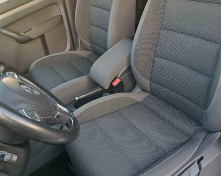 Сірий Фольксваген Туран, об'ємом двигуна 1.6 л та пробігом 271 тис. км за 9750 $, фото 14 на Automoto.ua