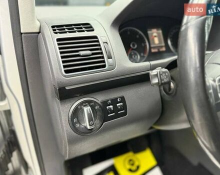 Серый Фольксваген Туран, объемом двигателя 0 л и пробегом 241 тыс. км за 12300 $, фото 20 на Automoto.ua